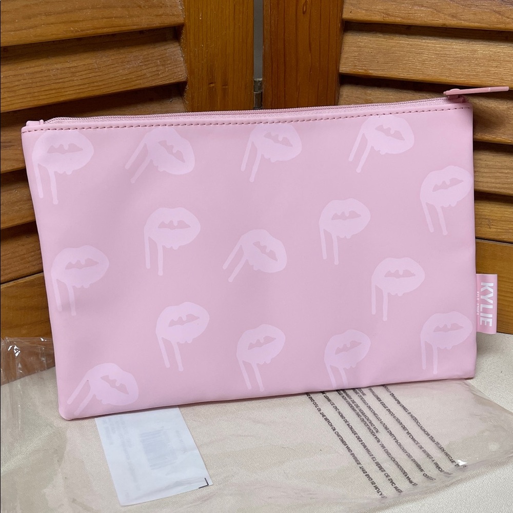 Kylie Cosmetics Light Pink Lip Design Pouch